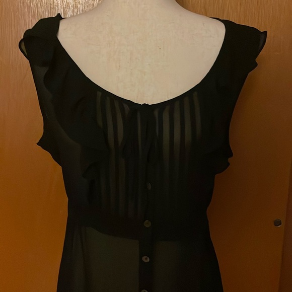 Apostrophe sleeveless, round neckline black chiffon top. Size L. Front buttons . - Picture 5 of 17